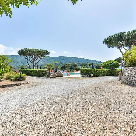 Holiday home Il Melograno-8 By Interhome